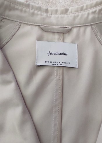 m Beden ten rengi Renk Stradivarius Bej Kemerli Uzun Kadın Trençkot