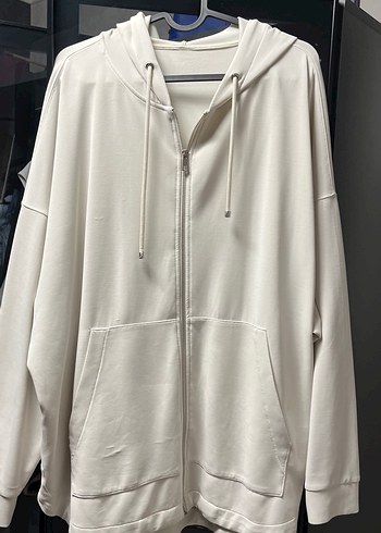 Kadın Beyaz Kapüşonlu Fermuarlı Sweatshirt