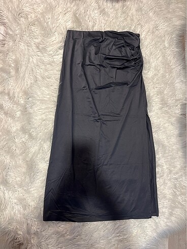 Stradivarius uzun yırtmaçlı etek
