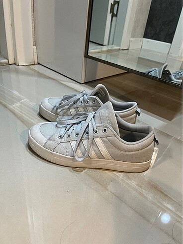Adidas kadın spor ayakkabı