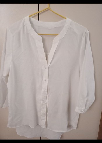 Beyaz V Yaka Düğmeli Gömlek - Görsel 2