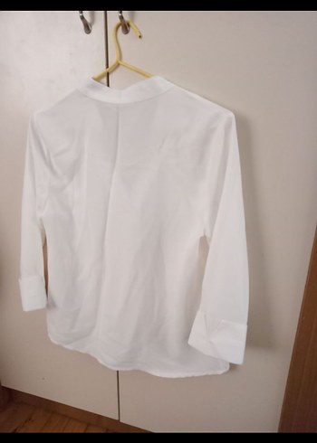 Düğmeli V Yaka Beyaz  Kadın Gömlek - Görsel 2