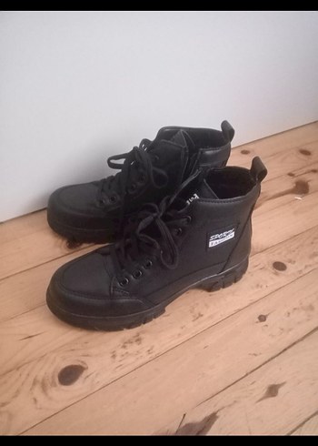 Siyah Spor Tarzı  Kadın Bot - Görsel 4