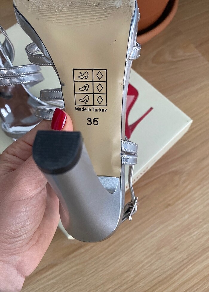 Gümüş topuklu ayakkabı - Görsel 4