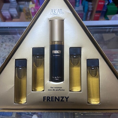 Yasemin Akat Akat Frenzy Edp 5x7,5ml = 37,5ml Üçgen Set