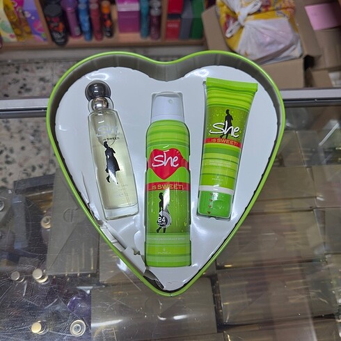 Beden She Sweet Edt 50ml + Deo 150ml + Body Losyon SET