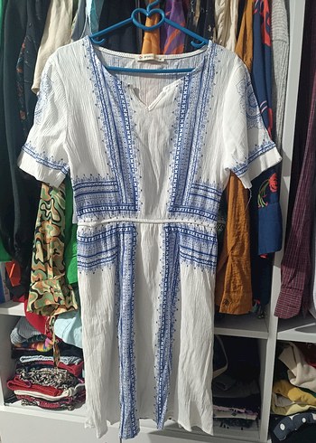 Nakışlı V Yaka Bohem Mini Elbise