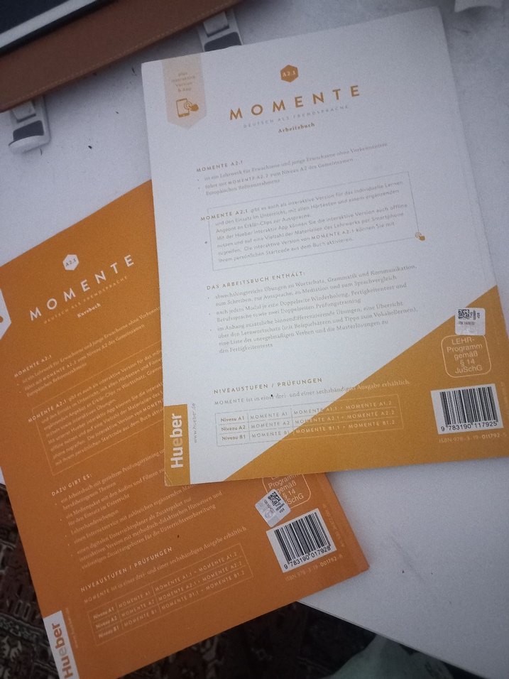 Momente A2.1 Almanca Kitabı - Hueber - Görsel 2