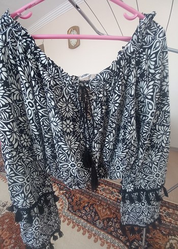 Püsküllü Siyah Batik Bohem Bluz
