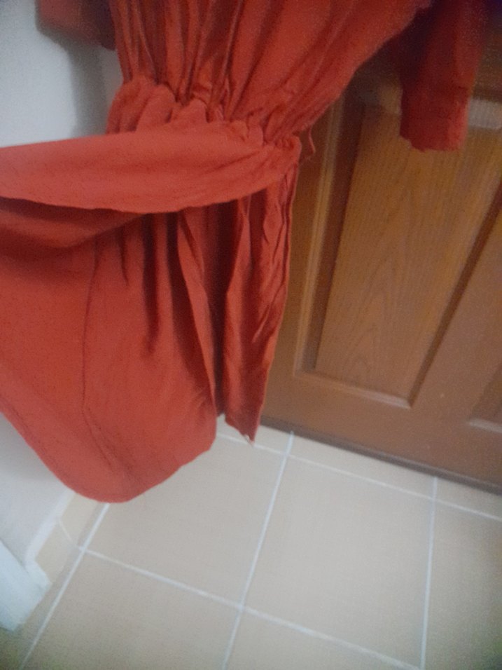 Kısa Kollu Parlak Kırmızı Midi Elbise - Görsel 2