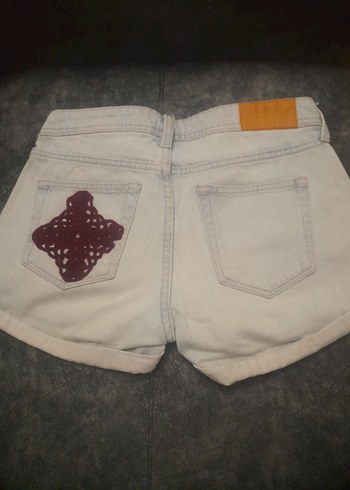 Nakışlı Gri Kadın Mini Kot Şort - Görsel 4