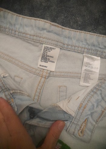 Nakışlı Gri Kadın Mini Kot Şort - Görsel 3