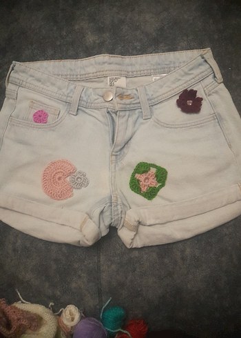 Nakışlı Gri Kadın Mini Kot Şort - Görsel 2