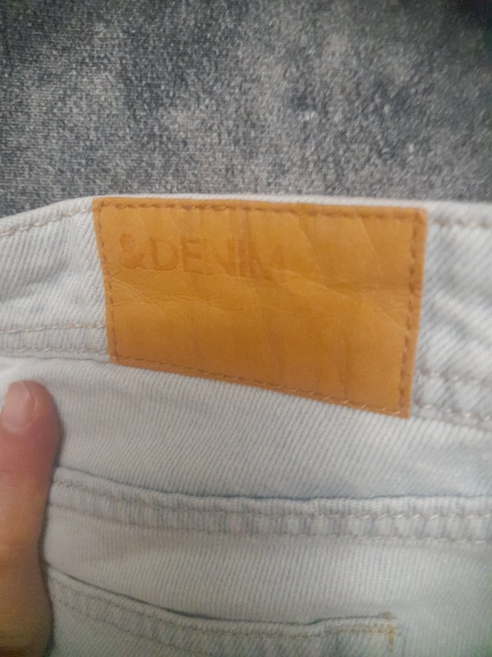 Nakışlı Gri Kadın Mini Kot Şort - Görsel 5