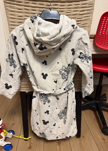 Kız ve erkek Çocuk Kapüşonlu Gri Baskılı Bornoz - Görsel 2