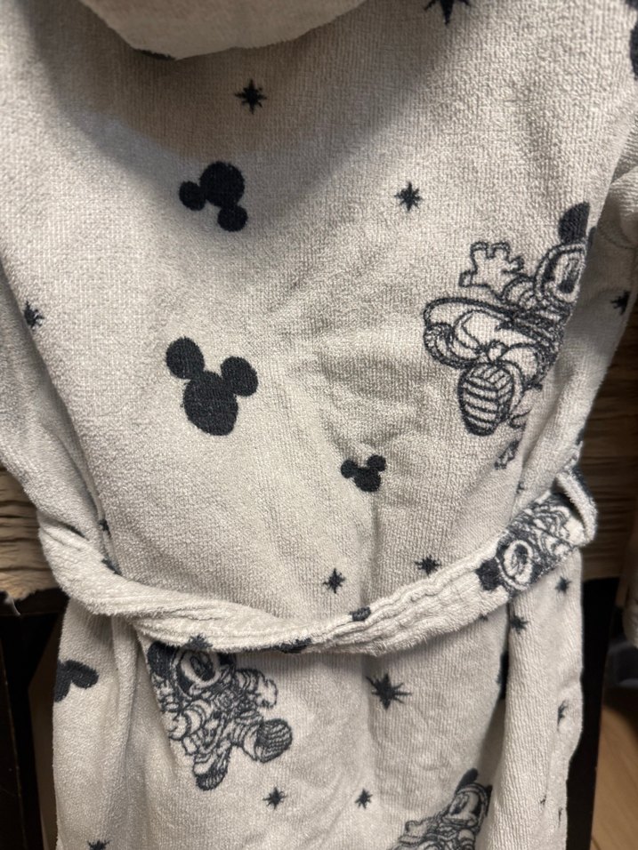 Kız ve erkek Çocuk Kapüşonlu Gri Baskılı Bornoz - Görsel 3