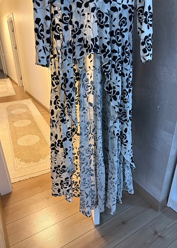 Uzun Kollu Beyaz Siyah Desenli Uzun abiye etek ve üst tülü var - Görsel 8