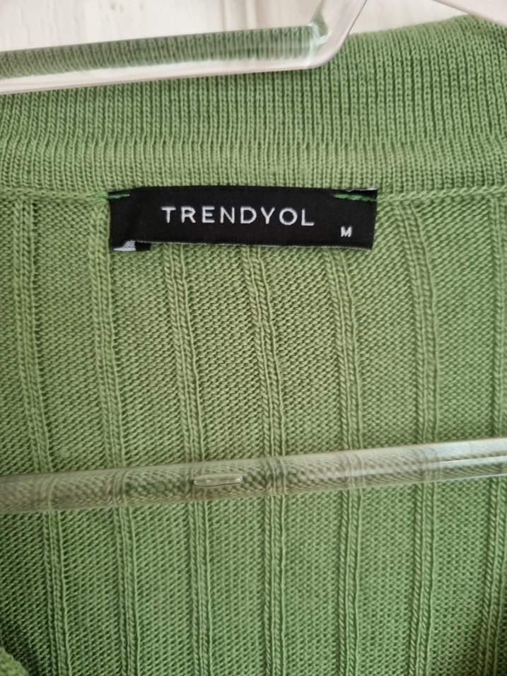 Yeşil V Yakalı Uzun Kollu Triko Kazak - Görsel 3