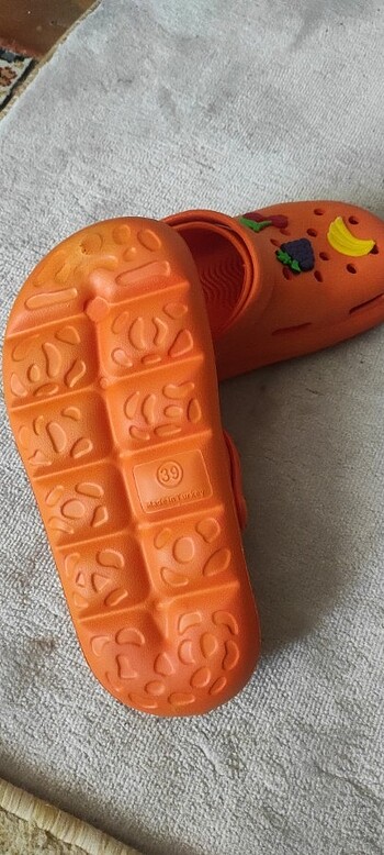 39 Beden Crocs terlik