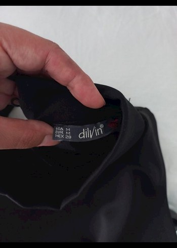 Dilvin Siyah Yüksek Yakalı Midi Elbise