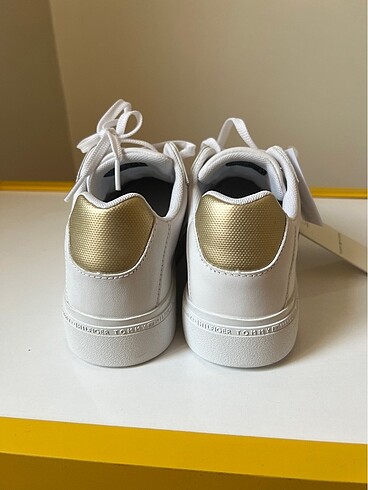 36 Beden beyaz Renk Tommy beyaz sneaker