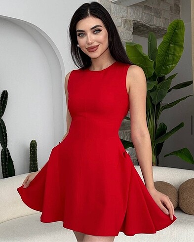 Taş detaylı elbise
