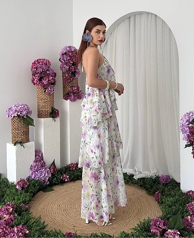 Zara Çiçek desenli fırfırlı boyundan bağlamalı elbise
