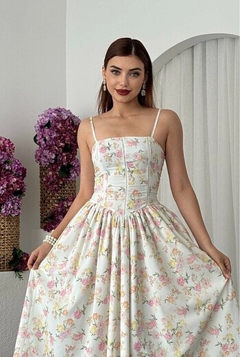 Zara Çiçek desenli ince askılı elbise