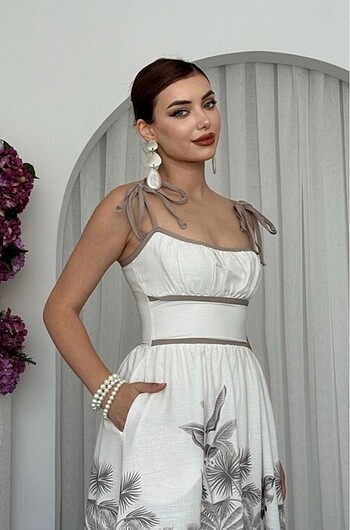 Zara İnce askılı desenli şık elbise