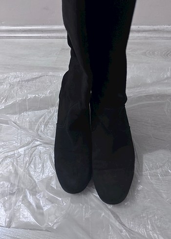 İnci Siyah Süet İnce Topuklu Diz Boyu Kadın Çizme - Görsel 3