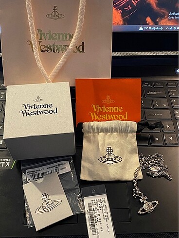 Vivienne Westwood Orjinal Vivienne Westwood Mayfair bas relief pendant