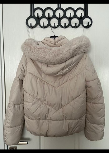s Beden beyaz Renk Bershka Kürklü Kadın ŞişmeMont