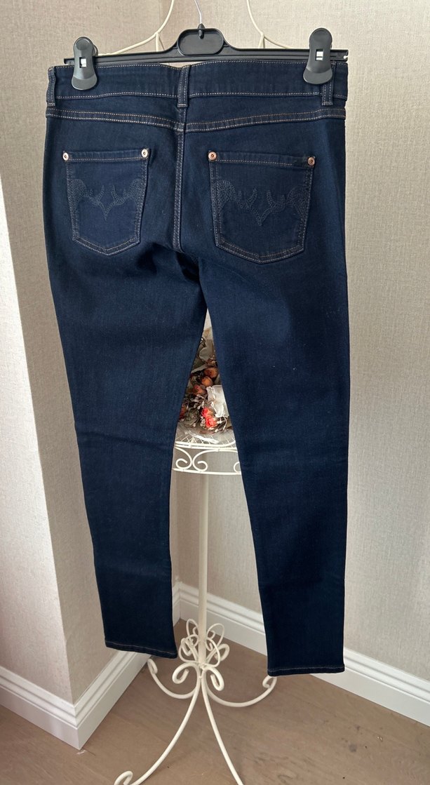 Kadın Lacivert Dar Kesim Midi Kot Pantolon - Görsel 3