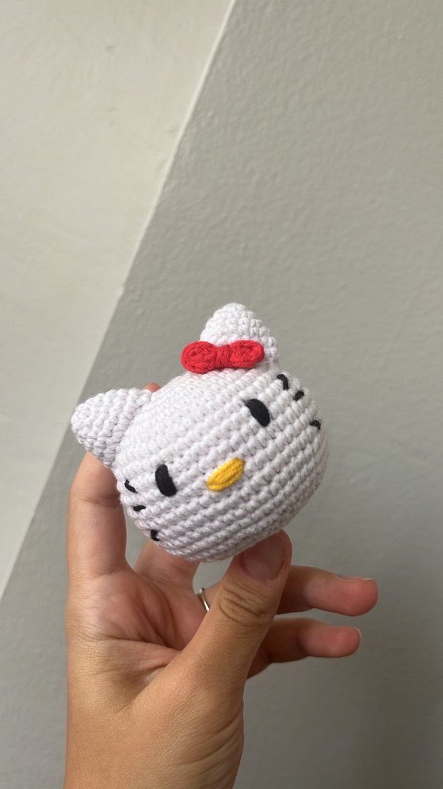 Örgü Beyaz Hello Kitty Anahtarlık - Görsel 2