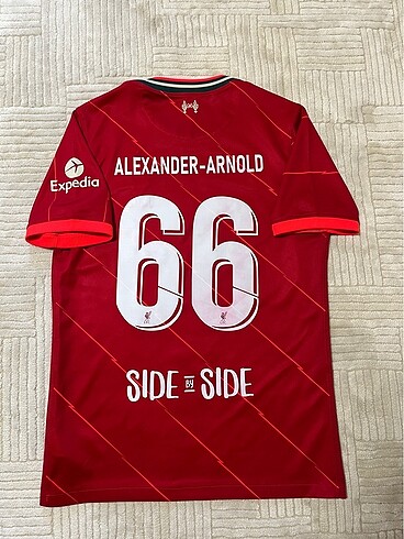liverpool alexander arnold forması