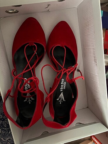Zara Kırmızı topuklu ayakkabı