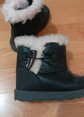 Kız Çocuk Gri Kürklü Nakışlı Bot - Görsel 2