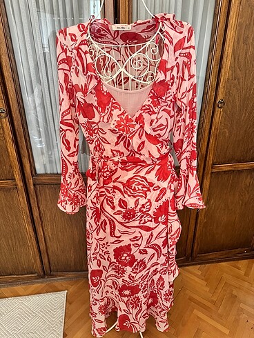 BATIK FIRFIRLI ŞIFON ELBİSE
