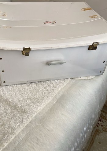 İşlemeli Parlak Beyaz Yatak Örtüsü - Görsel 5