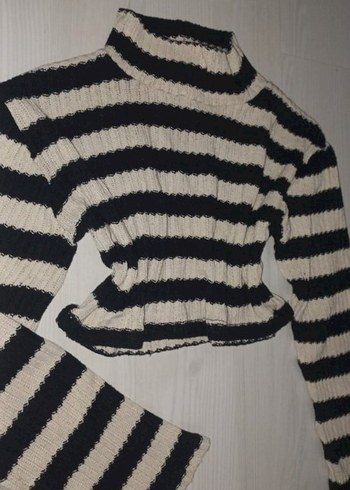 Çizgili crop kazak - Görsel 2