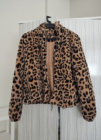Benetton Bayan puf puf mont leopar
