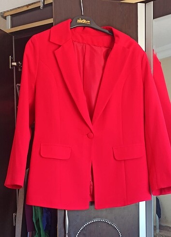Kırmızı pantolon ceket takım