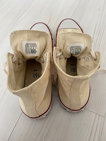 42 Beden sarı Renk Orijinal converse