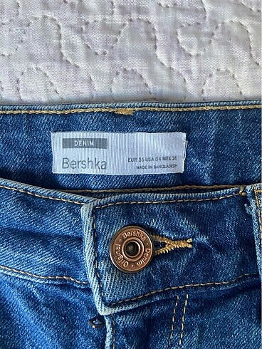 Bershka Bershka kıvrık denim şort