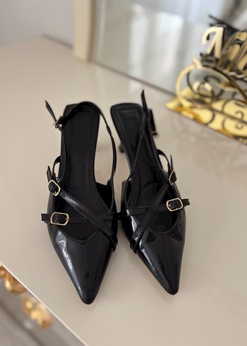 39 Beden siyah Renk Çift bantlı Toka detaylı siyah Stiletto