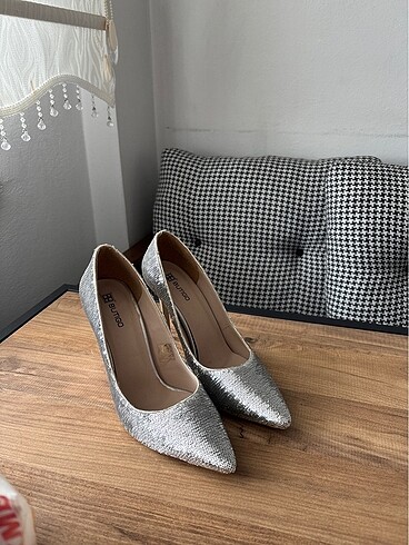 Gümüş gri payet topuklu ayakkabı stiletto