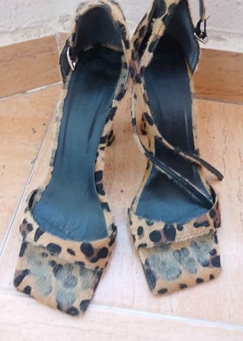 topuklu leopar