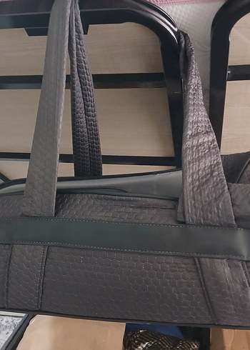 Gri Yılan Desenli Bebek Çantası - Görsel 3