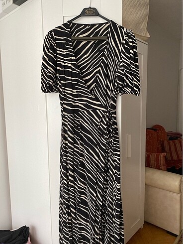 Zebra desenli uzun elbise
