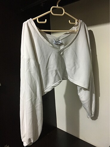 Bel bağlamalı crop sweetshirt